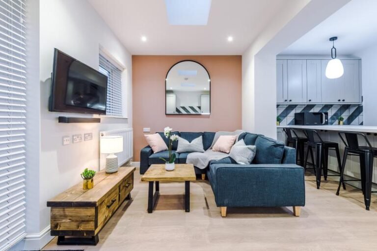 1739466397044 768x511