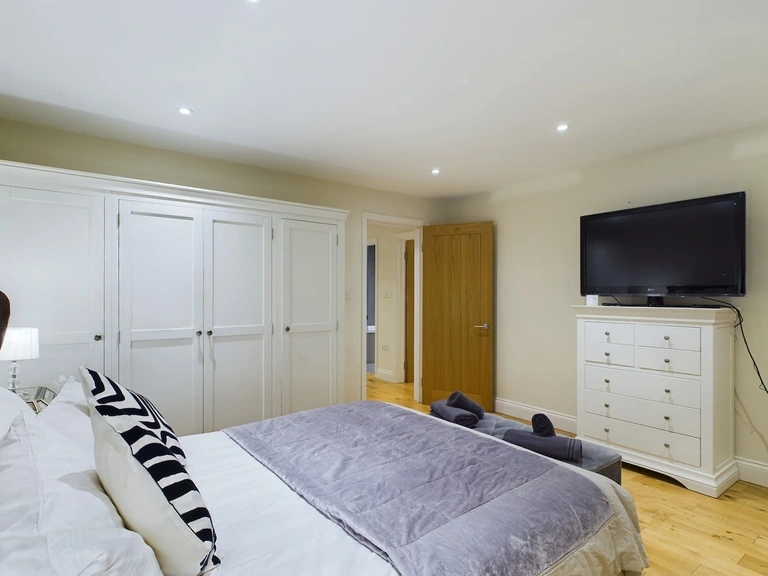 woodcote house bedroom2